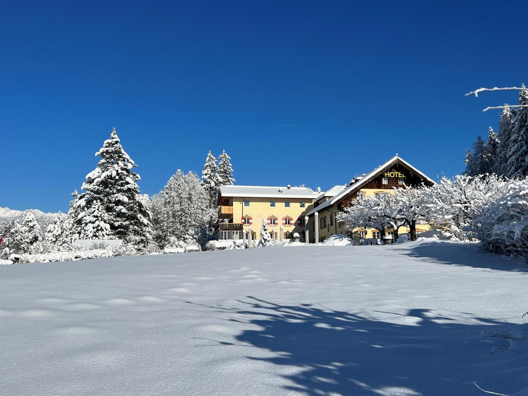 Hotel Restaurant Gruenwalderhof Patsch Exterior photo
