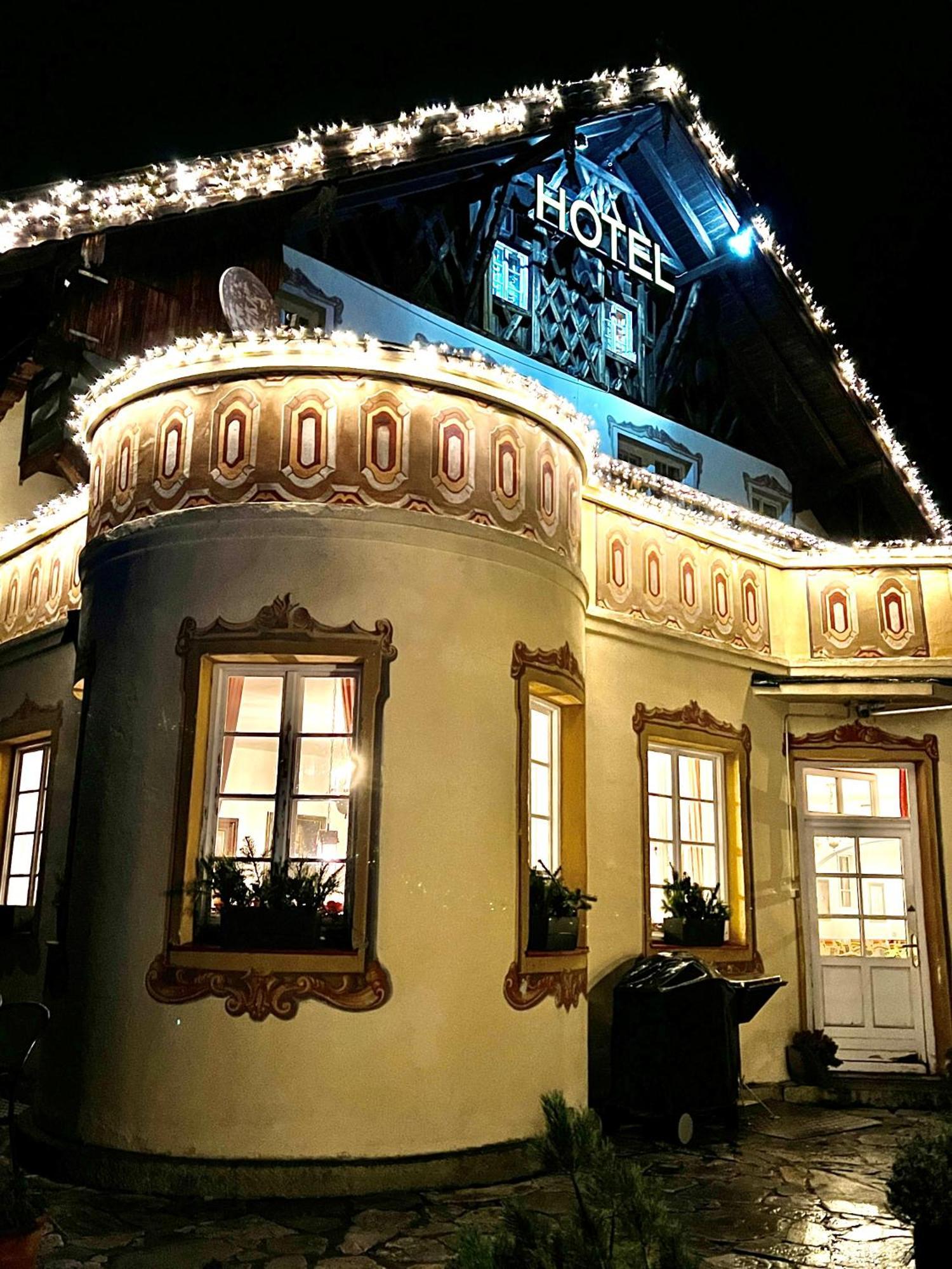 Hotel Restaurant Gruenwalderhof Patsch Exterior photo