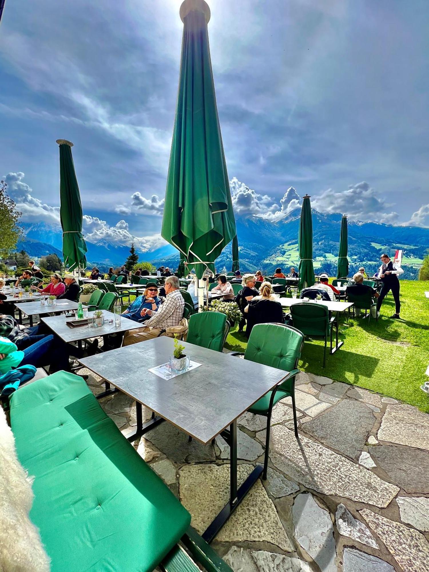 Hotel Restaurant Gruenwalderhof Patsch Exterior photo