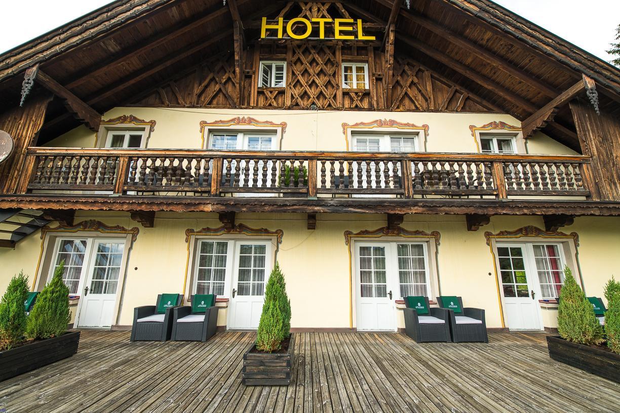 Hotel Restaurant Gruenwalderhof Patsch Exterior photo